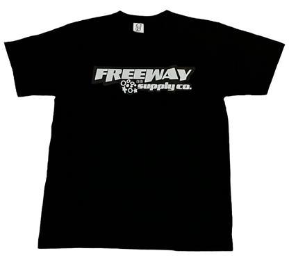 "自由" TEE
