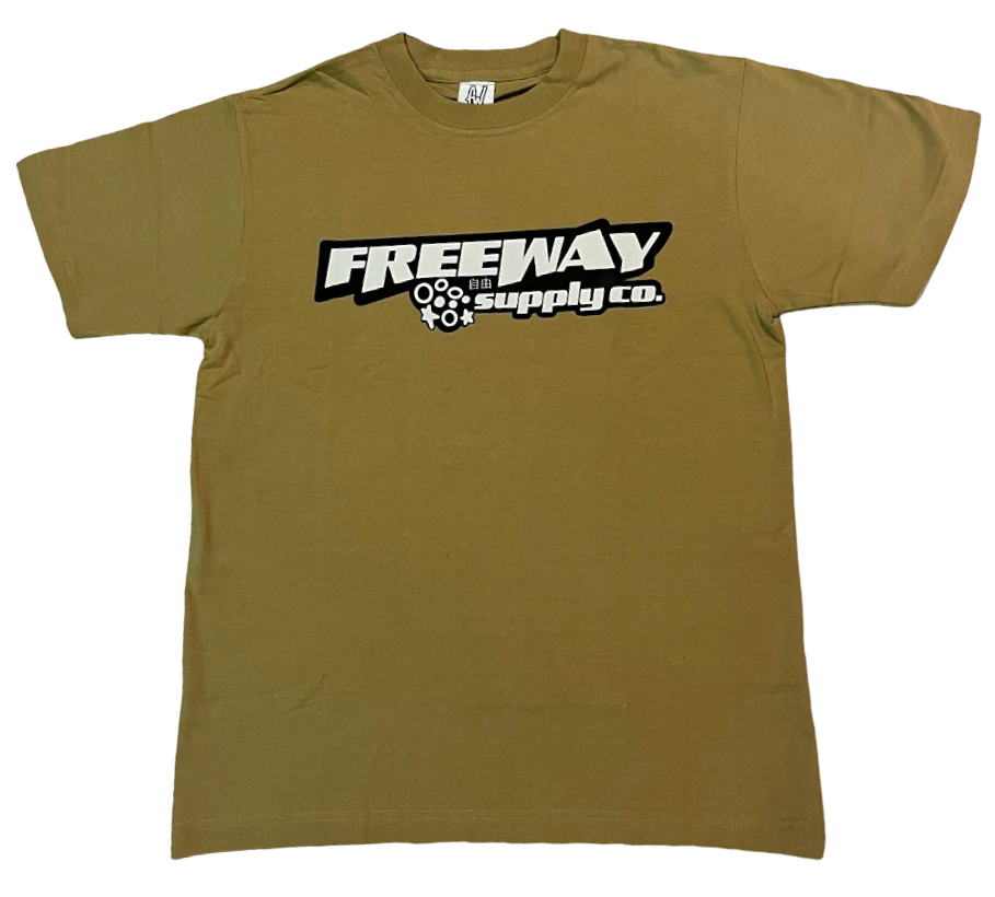 "自由" TEE